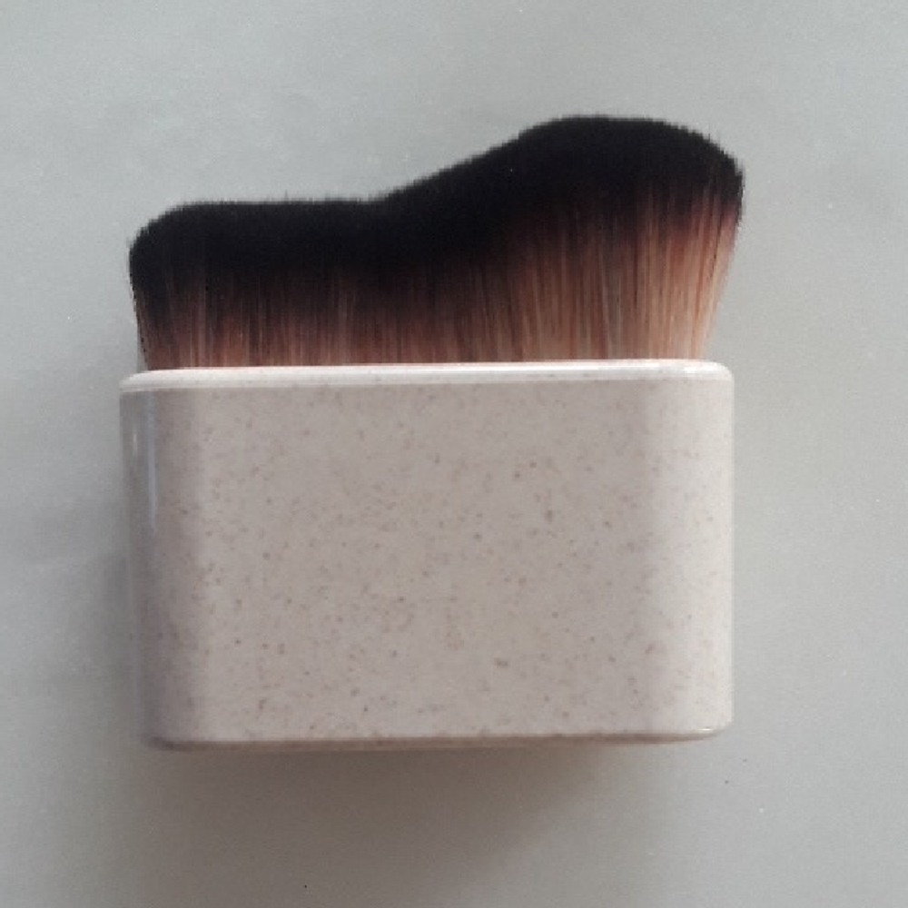Daylogic Body Makeup Brush NEW Super Soft